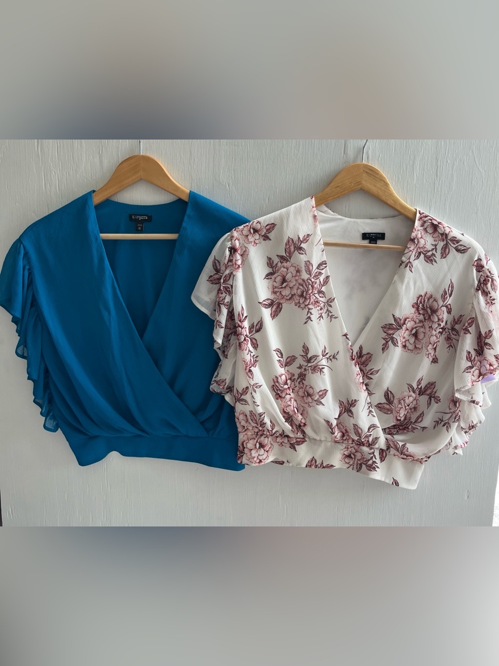 EXPRESS Two Bundle Chiffon Faux Wrap Blouse Ruffles Floral/Teal Lined Size XS